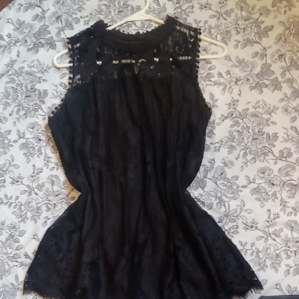 Pretty Black Lace  Top - Picture 5 of 16
